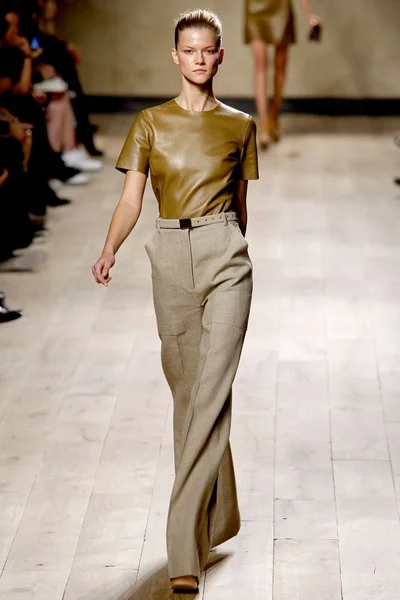 Look 8